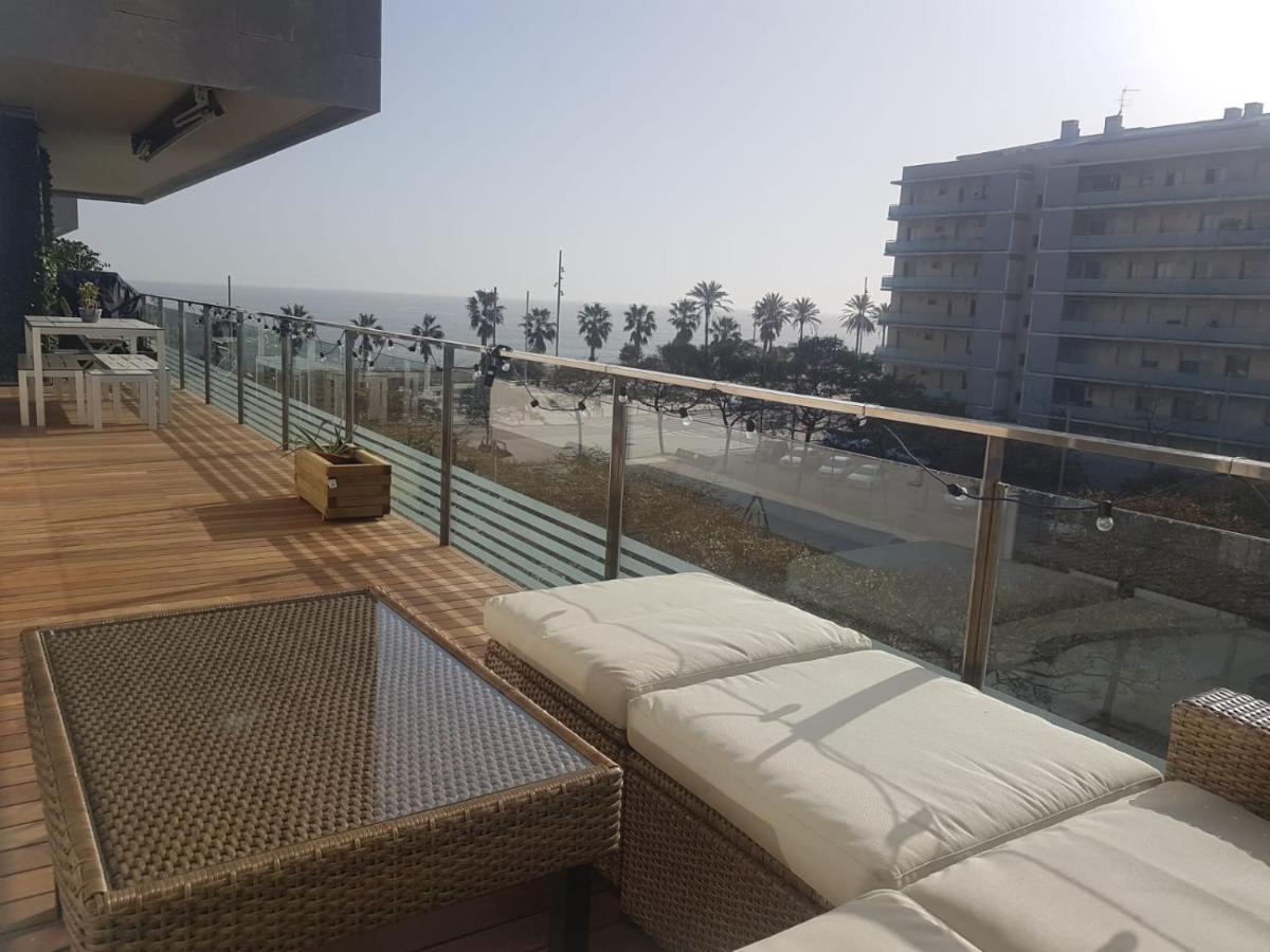 Apartamento Completo Con Piscina Terraza Vistas Del Mar Бадалона Екстериор снимка