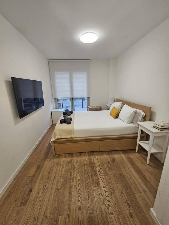 Apartamento Completo Con Piscina Terraza Vistas Del Mar Бадалона Екстериор снимка